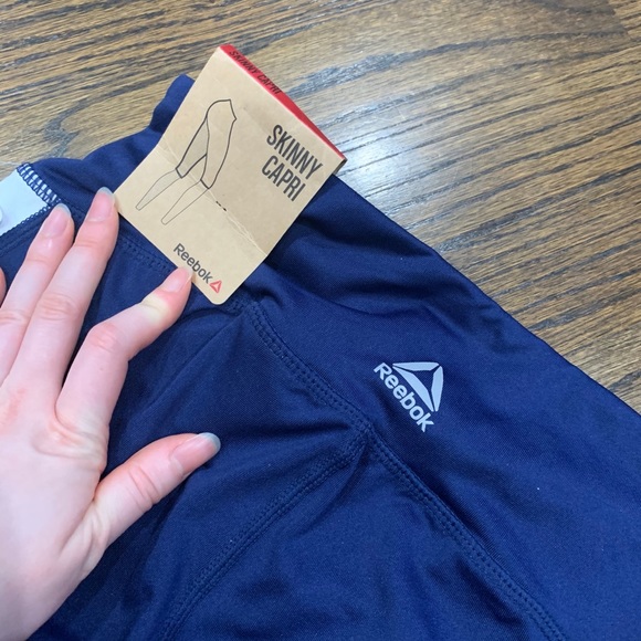 Brand new with tags Reebok Skinny Capri Women’s xs - Picture 9 of 11